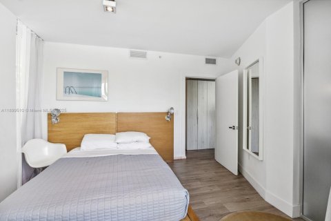 Condo in Miami Beach, Florida, 1 bedroom  № 1970702 - photo 10