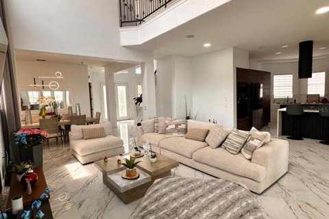 Casa en venta en Kissimmee, Florida, 5 dormitorios, 357.21 m2 № 1735247 - foto 14