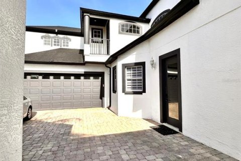 Casa en venta en Kissimmee, Florida, 5 dormitorios, 357.21 m2 № 1735247 - foto 8