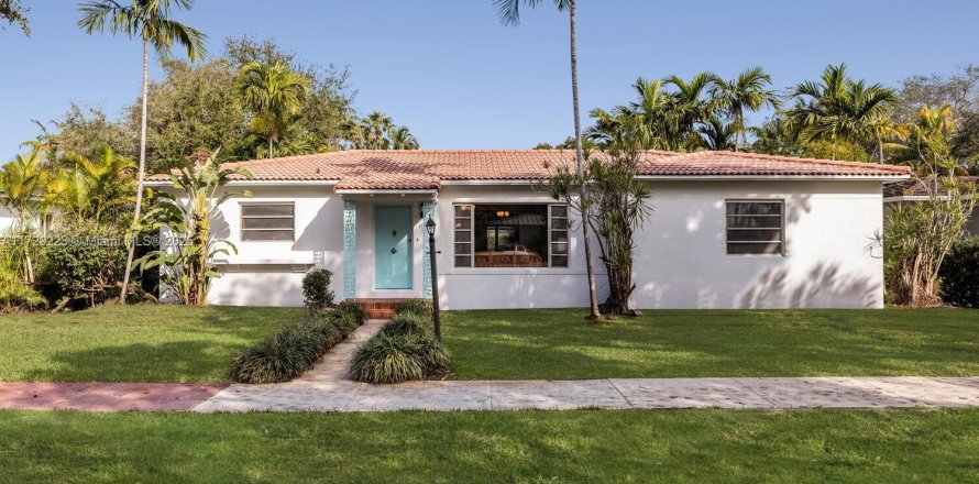 House in Miami Shores, Florida 3 bedrooms, 176.42 sq.m. № 1500628