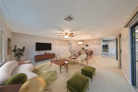Casa en venta en Sun City Center, Florida, 2 dormitorios, 172.52 m2 № 1722723 - foto 4