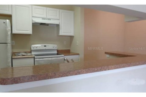 Condo in Tampa, Florida, 1 bedroom  № 1895217 - photo 3