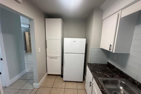 Apartamento en alquiler en Saint Petersburg, Florida, 1 dormitorio, 46.45 m2 № 2202348 - foto 11