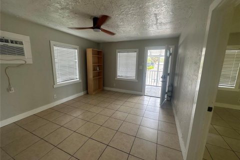 Apartamento en alquiler en Saint Petersburg, Florida, 1 dormitorio, 46.45 m2 № 2202348 - foto 8
