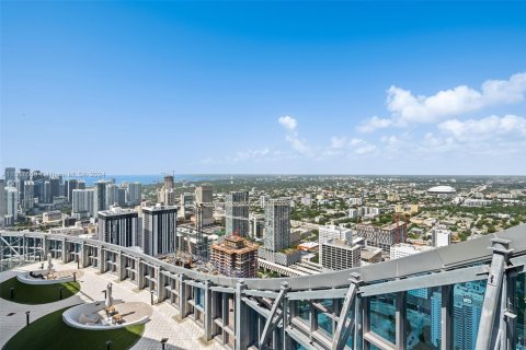 Condominio en venta en Miami, Florida, 4 dormitorios, 485.41 m2 № 1984805 - foto 13