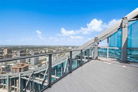 Condominio en venta en Miami, Florida, 4 dormitorios, 485.41 m2 № 1984805 - foto 12