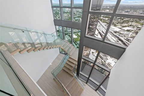 Condominio en venta en Miami, Florida, 4 dormitorios, 485.41 m2 № 1984805 - foto 8