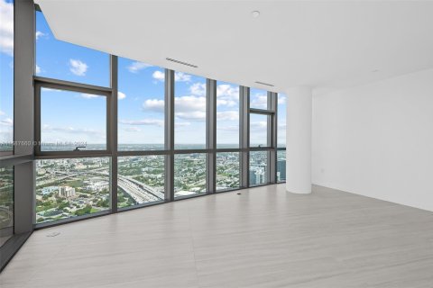 Condominio en venta en Miami, Florida, 4 dormitorios, 485.41 m2 № 1984805 - foto 10