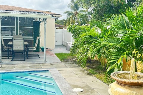 Villa ou maison à louer à Hollywood, Floride: 4 chambres, 128.67 m2 № 1898116 - photo 8