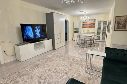 Villa ou maison à louer à Hollywood, Floride: 4 chambres, 128.67 m2 № 1898116 - photo 30