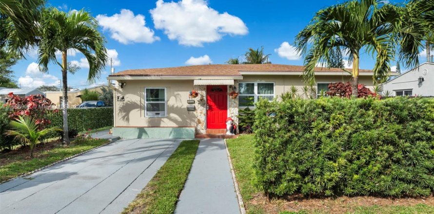 Villa ou maison à Hollywood, Floride 4 chambres, 128.67 m2 № 1898116