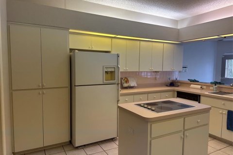 House in Weeki Wachee, Florida 3 bedrooms, 220.55 sq.m. № 2201767 - photo 30