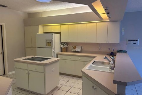 House in Weeki Wachee, Florida 3 bedrooms, 220.55 sq.m. № 2201767 - photo 27