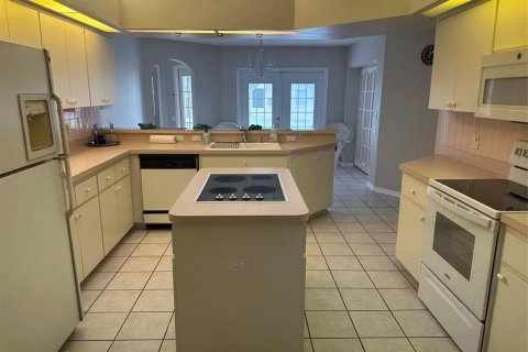 House in Weeki Wachee, Florida 3 bedrooms, 220.55 sq.m. № 2201767 - photo 29