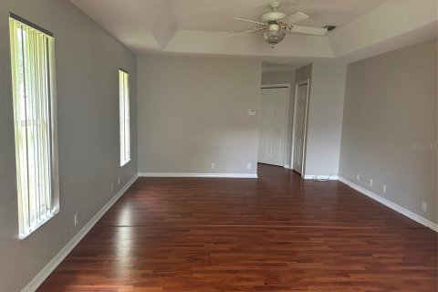 House in Weeki Wachee, Florida 3 bedrooms, 220.55 sq.m. № 2201767 - photo 15