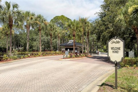 House in Weeki Wachee, Florida 3 bedrooms, 220.55 sq.m. № 2201767 - photo 4