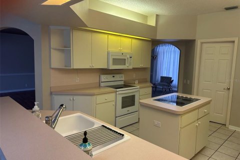 House in Weeki Wachee, Florida 3 bedrooms, 220.55 sq.m. № 2201767 - photo 28