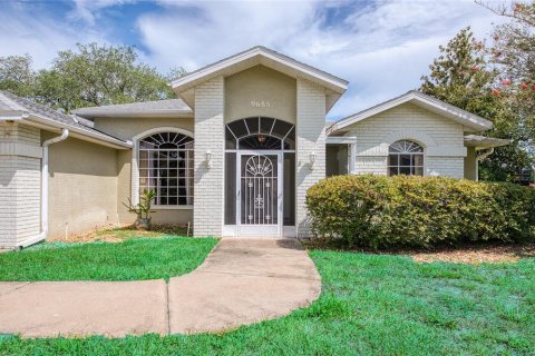 House in Weeki Wachee, Florida 3 bedrooms, 220.55 sq.m. № 2201767 - photo 2
