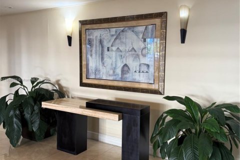 Купить кондоминиум в Халландейл-Бич, Флорида 2 спальни, 122.17м2, № 1941493 - фото 14