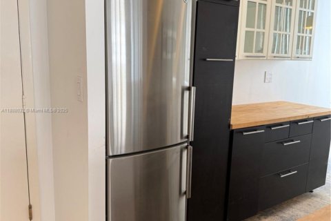 Купить кондоминиум в Халландейл-Бич, Флорида 2 спальни, 122.17м2, № 1941493 - фото 5