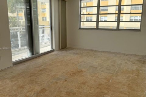 Купить кондоминиум в Халландейл-Бич, Флорида 2 спальни, 122.17м2, № 1941493 - фото 7