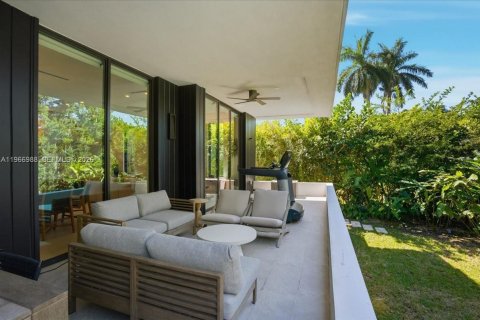 Villa ou maison à vendre à Miami Beach, Floride: 4 chambres, 267 m2 № 2029507 - photo 27