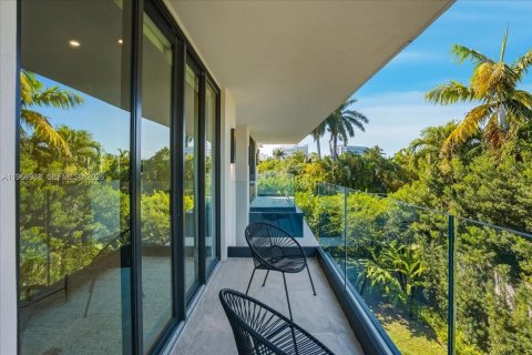 Villa ou maison à vendre à Miami Beach, Floride: 4 chambres, 267 m2 № 2029507 - photo 24
