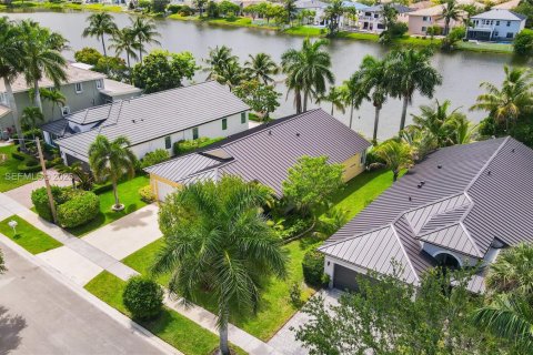 Casa en venta en Pembroke Pines, Florida, 3 dormitorios, 184.97 m2 № 2084898 - foto 6