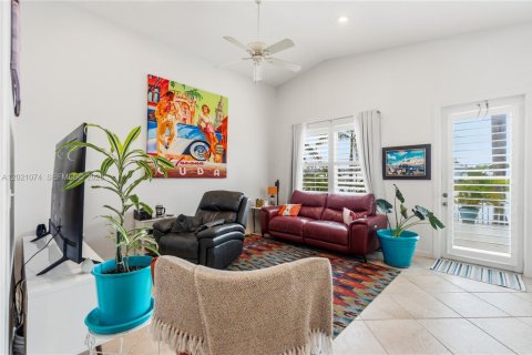Casa en venta en Pembroke Pines, Florida, 3 dormitorios, 184.97 m2 № 2084898 - foto 28