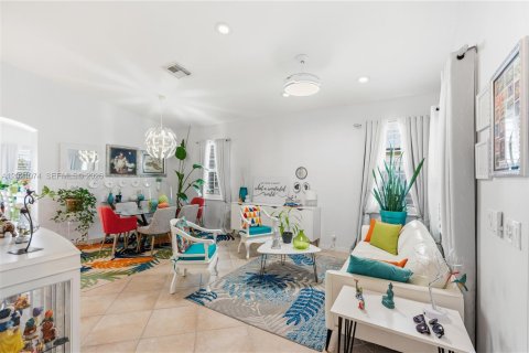 Casa en venta en Pembroke Pines, Florida, 3 dormitorios, 184.97 m2 № 2084898 - foto 23