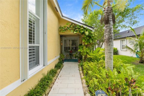 Casa en venta en Pembroke Pines, Florida, 3 dormitorios, 184.97 m2 № 2084898 - foto 19