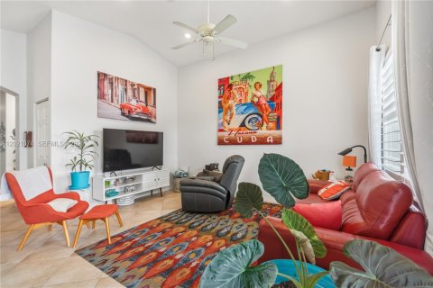 Casa en venta en Pembroke Pines, Florida, 3 dormitorios, 184.97 m2 № 2084898 - foto 29