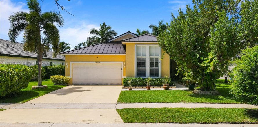Casa en Pembroke Pines, Florida 3 dormitorios, 184.97 m2 № 2084898