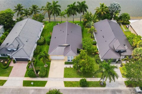 Casa en venta en Pembroke Pines, Florida, 3 dormitorios, 184.97 m2 № 2084898 - foto 12