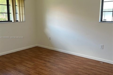 Condo in Miami, Florida, 3 bedrooms  № 2030755 - photo 12