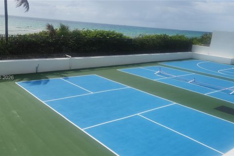 Condo in Hallandale Beach, Florida, 1 bedroom  № 2086743 - photo 12