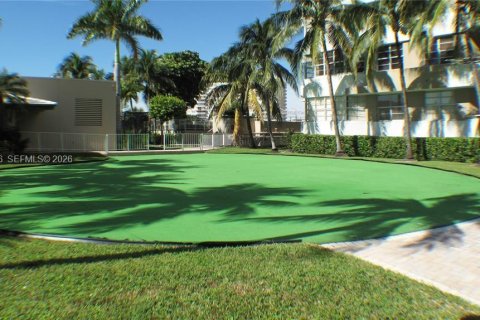 Condo in Hallandale Beach, Florida, 1 bedroom  № 2086743 - photo 16
