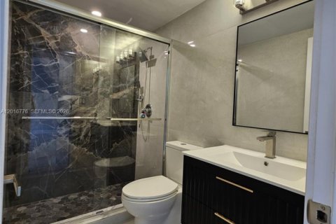 Condo in Hallandale Beach, Florida, 1 bedroom  № 2086743 - photo 3
