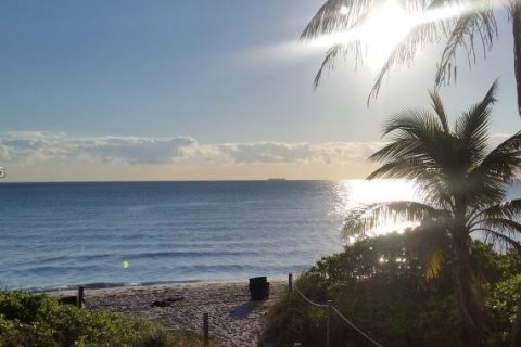 Condo in Hallandale Beach, Florida, 1 bedroom  № 2086743 - photo 21