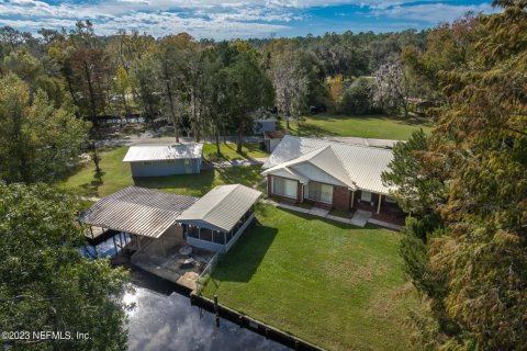 Casa en venta en Palatka, Florida, 3 dormitorios, 196.86 m2 № 867988 - foto 1