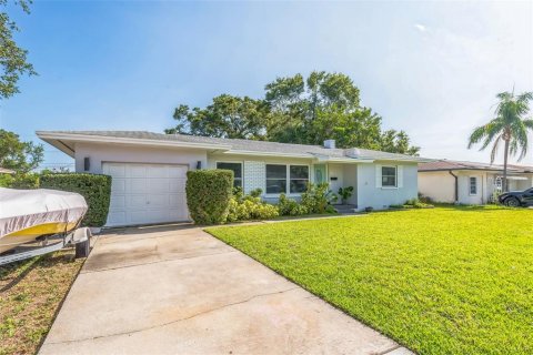 House in Clearwater, Florida 2 bedrooms, 124.21 sq.m. № 1774900 - photo 2