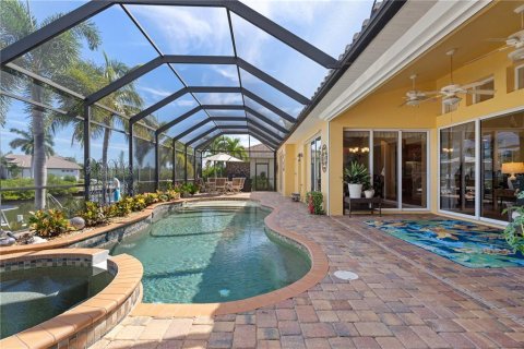 House in Punta Gorda, Florida 3 bedrooms, 224.64 sq.m. № 2393692 - photo 6