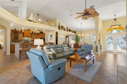 House in Punta Gorda, Florida 3 bedrooms, 224.64 sq.m. № 2393692 - photo 25