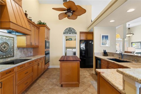 House in Punta Gorda, Florida 3 bedrooms, 224.64 sq.m. № 2393692 - photo 8