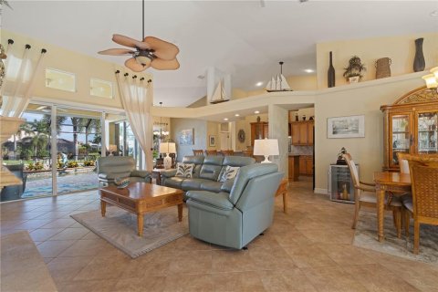 House in Punta Gorda, Florida 3 bedrooms, 224.64 sq.m. № 2393692 - photo 3