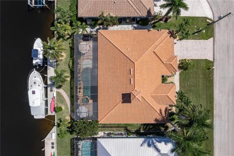 House in Punta Gorda, Florida 3 bedrooms, 224.64 sq.m. № 2393692 - photo 15