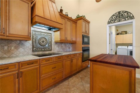 House in Punta Gorda, Florida 3 bedrooms, 224.64 sq.m. № 2393692 - photo 30