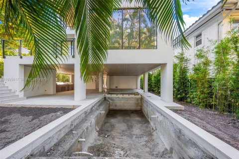 House in Miami, Florida 5 bedrooms № 1984622 - photo 15