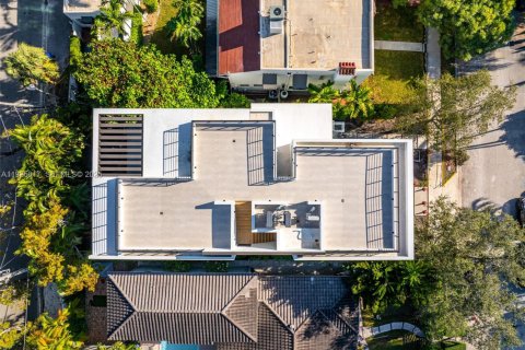 House in Miami, Florida 5 bedrooms № 1984622 - photo 25