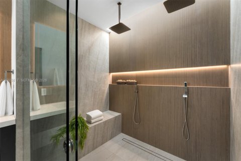 House in Miami, Florida 5 bedrooms № 1984622 - photo 29